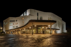 Aalto-Theater-Haupteingang bei Nacht