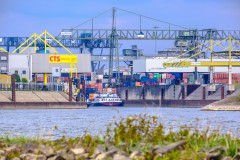 Einfahrt Parallelhafen